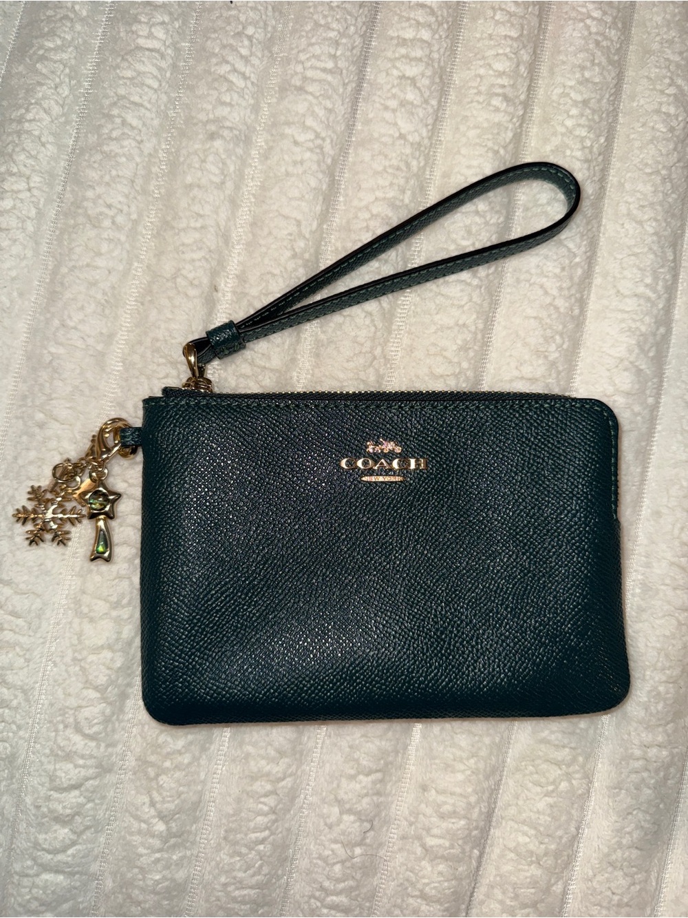 Coach Corner Zip Wristlet Wallet Forest Green